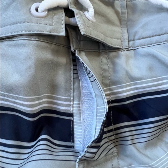 NY Yankees Swim Trunks - Picture 3 of 8